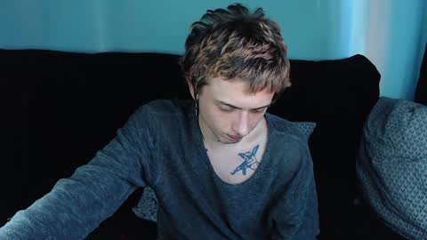Snapshot of axxxturel chatting on January 2025 07:25:01 AM Ian skinny Slawa online show from January 2025 07:25:01 AM