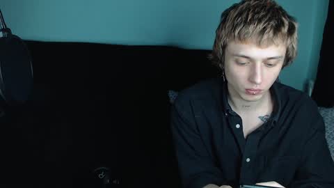 Snapshot of axxxturel chatting on January 2025 06:02:01 PM Ian skinny Slawa online show from January 2025 06:02:01 PM