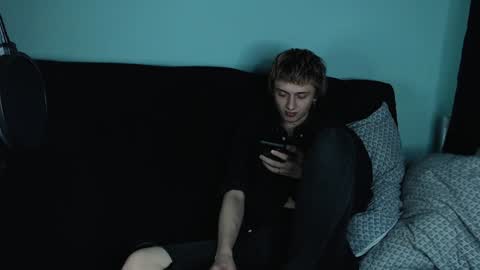Snapshot of axxxturel chatting on January 2025 09:04:01 PM Ian skinny Slawa online show from January 2025 09:04:01 PM