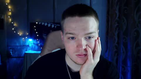 Snapshot of axxxturel chatting on February 2025 07:51:02 AM Ian skinny Slawa online show from February 2025 07:51:02 AM
