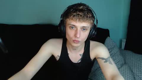 Snapshot of axxxturel chatting on February 2025 06:05:02 PM Ian skinny Slawa online show from February 2025 06:05:02 PM