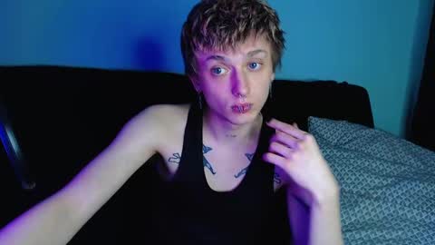 Snapshot of axxxturel chatting on February 2025 07:33:02 PM Ian skinny Slawa online show from February 2025 07:33:02 PM