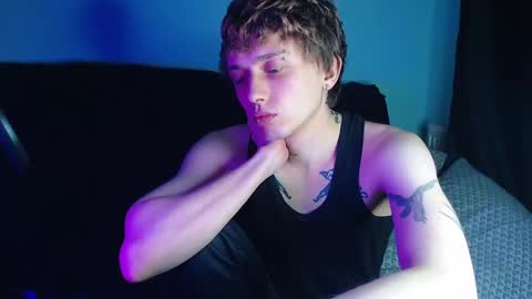 Snapshot of axxxturel chatting on February 2025 02:23:02 AM Ian skinny Slawa online show from February 2025 02:23:02 AM