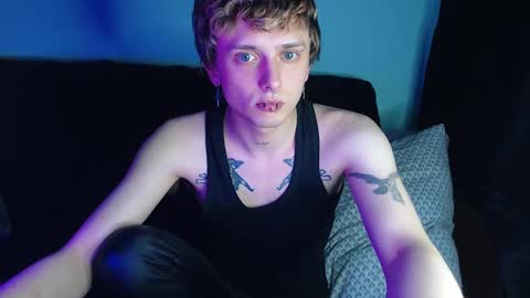 Snapshot of axxxturel chatting on February 2025 10:31:01 PM Ian skinny Slawa online show from February 2025 10:31:01 PM