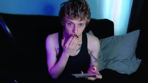 Snapshot of axxxturel chatting on February 2025 09:24:02 AM Ian skinny Slawa online show from February 2025 09:24:02 AM