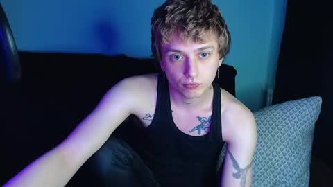 Snapshot of axxxturel chatting on February 2025 03:01:02 AM Ian skinny Slawa online show from February 2025 03:01:02 AM