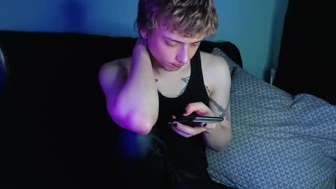 Snapshot of axxxturel chatting on February 2025 09:41:02 PM Ian skinny Slawa online show from February 2025 09:41:02 PM