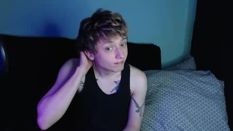 Snapshot of axxxturel chatting on February 2025 05:47:01 PM Ian skinny Slawa online show from February 2025 05:47:01 PM