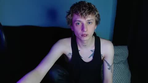 Snapshot of axxxturel chatting on February 2025 04:36:02 AM Ian skinny Slawa online show from February 2025 04:36:02 AM