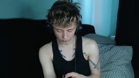 Snapshot of axxxturel chatting on February 2025 07:42:02 AM Ian skinny Slawa online show from February 2025 07:42:02 AM