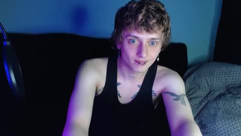 Snapshot of axxxturel chatting on March 2025 07:17:01 PM Ian skinny Slawa online show from March 2025 07:17:01 PM