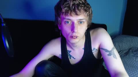 Snapshot of axxxturel chatting on March 2025 10:17:02 PM Ian skinny Slawa online show from March 2025 10:17:02 PM