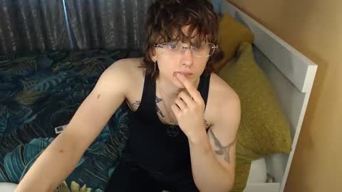 Snapshot of axxxturel chatting on September 2025 04:23:01 AM Ian skinny Slawa online show from September 2025 04:23:01 AM