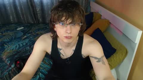 Snapshot of axxxturel chatting on September 2025 12:17:01 PM Ian skinny Slawa online show from September 2025 12:17:01 PM