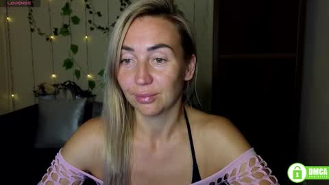 Snapshot of ay_kiss_jully chatting on September 2025 05:45:01 PM Jully online show from September 2025 05:45:01 PM