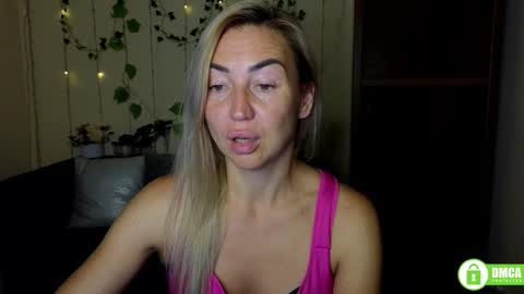 Snapshot of ay_kiss_jully chatting on September 2025 06:41:02 PM Jully online show from September 2025 06:41:02 PM