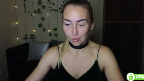 Snapshot of ay_kiss_jully chatting on October 2025 05:44:02 PM Jully online show from October 2025 05:44:02 PM