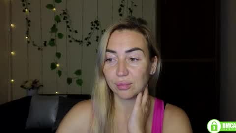 Snapshot of ay_kiss_jully chatting on October 2025 06:25:02 PM Jully online show from October 2025 06:25:02 PM