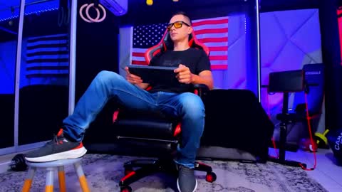 Ayden Miller online show from September 2025 02:33:02 PM