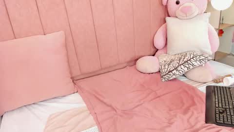 Ayelen Spacee online show from November 2025 09:52:01 PM