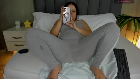 Snapshot of ayla13_ chatting on July 2026 06:43:02 PM Alyda Jaramillo online show from July 2026 06:43:02 PM