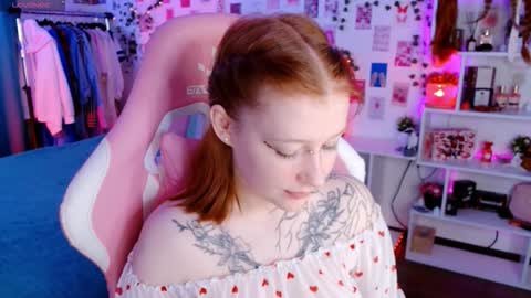 Ayla hill online show from November 2025 03:27:01 AM