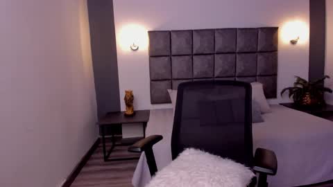 Ayleen online show from February 2025 07:10:02 PM