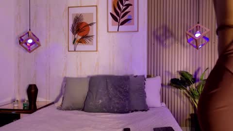 Ayleen online show from September 2025 12:05:02 PM