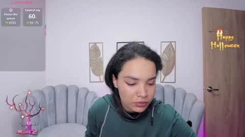 ayshel_cooperr online show from October 2025 04:20:02 AM