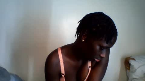 Snapshot of azaelia_iris chatting on August 2026 07:30:02 PM azaelia_iris online show from August 2026 07:30:02 PM
