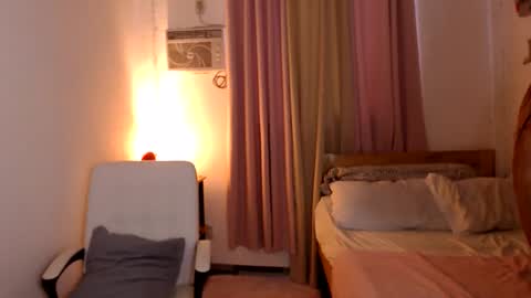 Lina online show from December 2025 04:09:01 AM