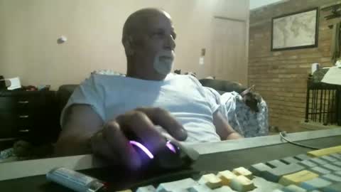 azjohnny online show from April 2026 06:49:02 PM