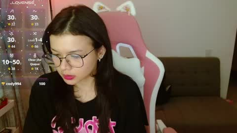 Snapshot of azu_chan chatting on May 2026 12:19:02 AM Azu online show from May 2026 12:19:02 AM