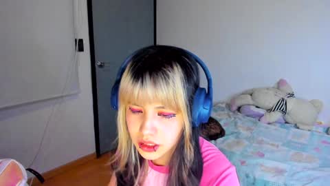 Azu Moure online show from December 2024 07:07:01 AM