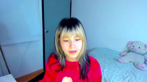 Azu Moure online show from January 2025 05:45:02 AM