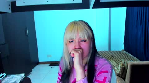 Azu Moure online show from February 2025 11:16:02 PM