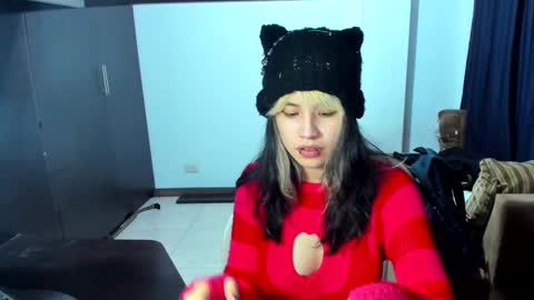 Azu Moure online show from February 2025 06:40:01 AM