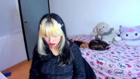 Azu Moure online show from March 2025 11:33:02 AM