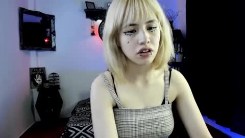 Azu Moure online show from October 2025 11:15:01 PM