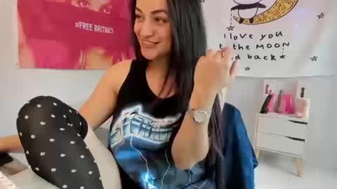 Snapshot of azucenaxxxgp chatting on October 2025 02:50:01 PM Azucena R online show from October 2025 02:50:01 PM