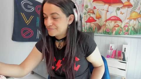 Azucena R online show from November 2025 02:50:01 PM