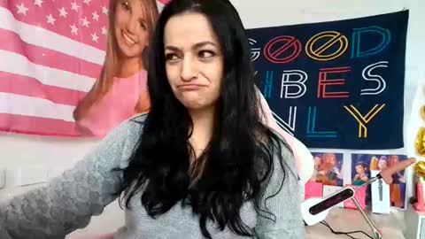 Snapshot of azucenaxxxgp chatting on June 2026 03:29:02 PM Azucena R online show from June 2026 03:29:02 PM