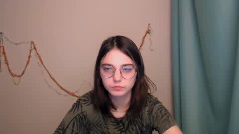 azumi_chan_ online show from February 2026 03:49:02 PM