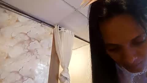 azura lion online show from April 2026 04:03:02 AM