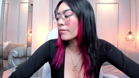 Azura online show from December 2024 07:59:02 PM