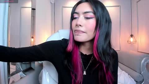 Azura online show from January 2025 07:13:02 PM