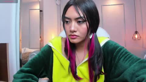 Azura online show from March 2025 01:47:01 AM