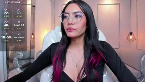 Azura online show from September 2025 07:36:02 PM