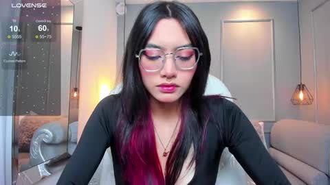 Azura online show from November 2025 07:18:02 PM