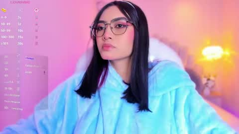 Azura online show from April 2026 07:26:01 PM